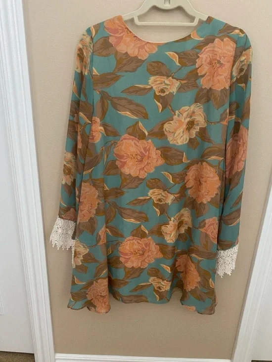 SMYM Portabella Crochet Trim Dress - Picture 5 of 8